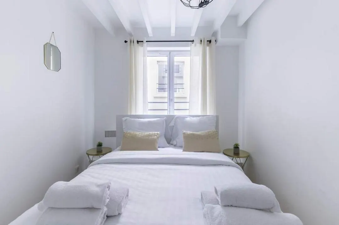 Home Suite Home Grands Boulevards 41 París 0*,  Francia